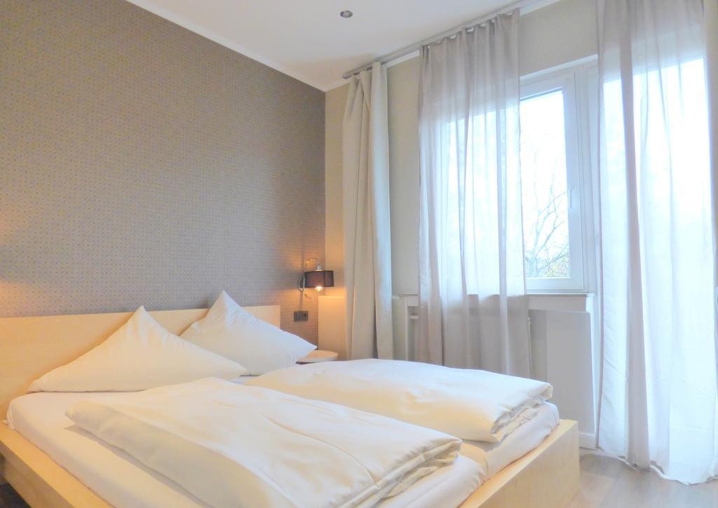 Hotel Akazienhof ดุยส์บูร์ก ภายนอก รูปภาพ