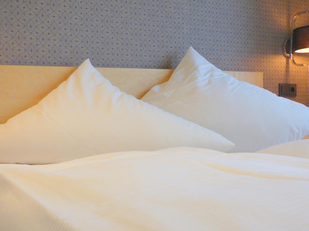 Hotel Akazienhof ดุยส์บูร์ก ภายนอก รูปภาพ