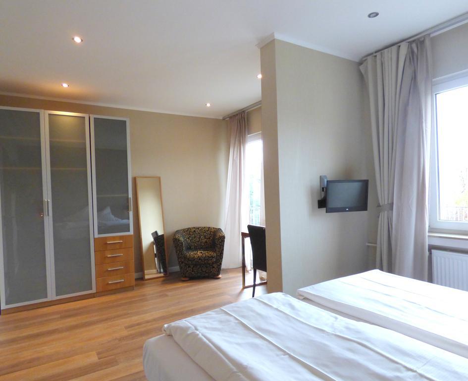 Hotel Akazienhof ดุยส์บูร์ก ภายนอก รูปภาพ
