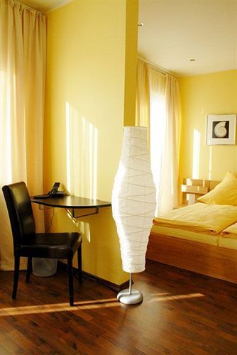 Hotel Akazienhof ดุยส์บูร์ก ภายนอก รูปภาพ