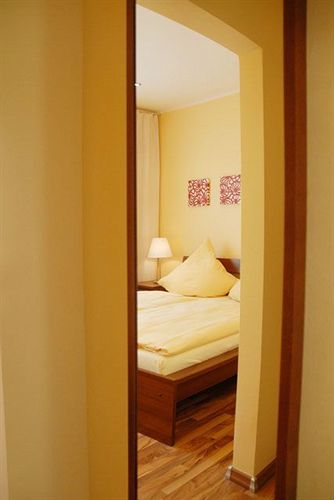 Hotel Akazienhof ดุยส์บูร์ก ภายนอก รูปภาพ