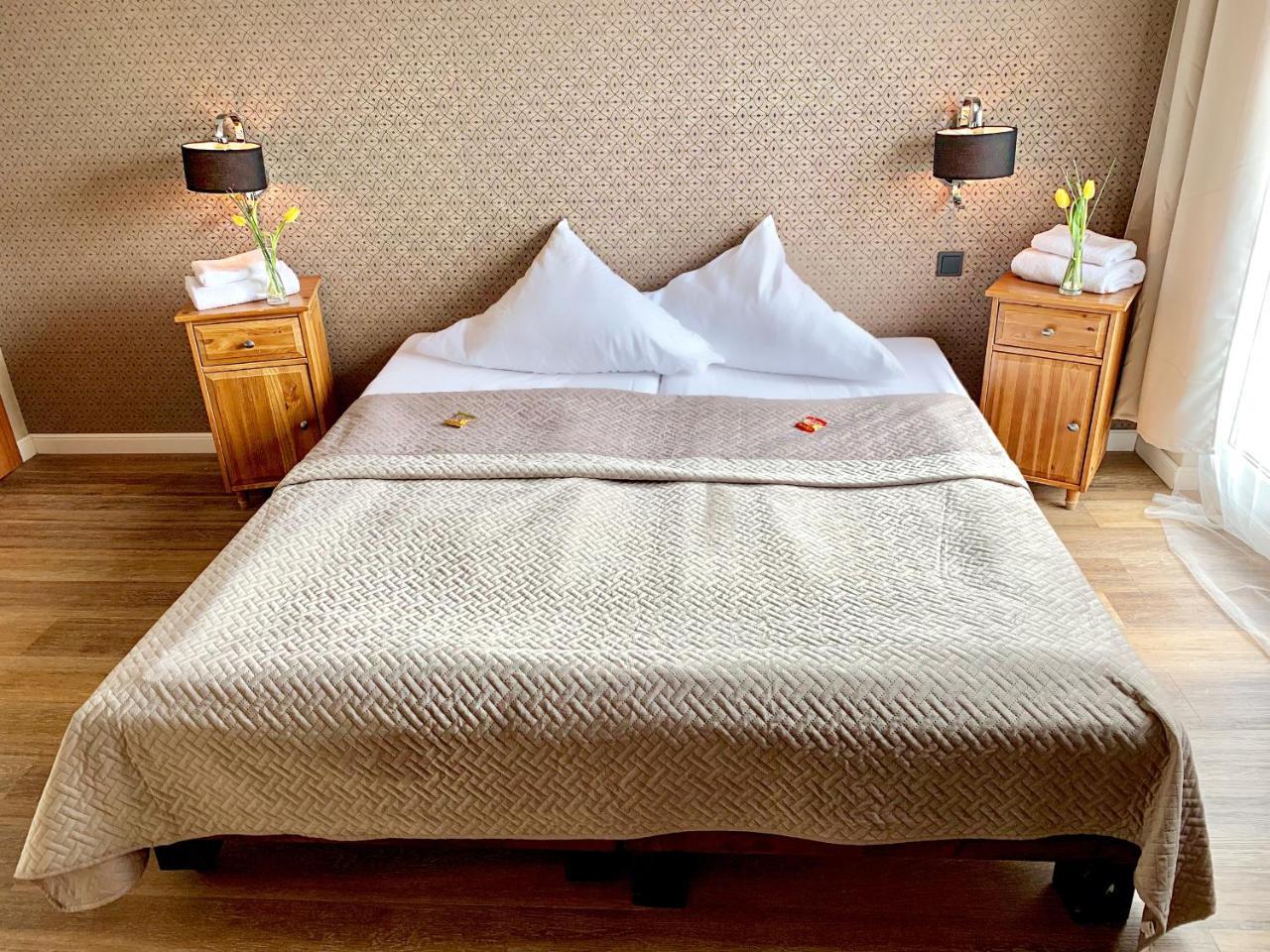 Hotel Akazienhof ดุยส์บูร์ก ภายนอก รูปภาพ